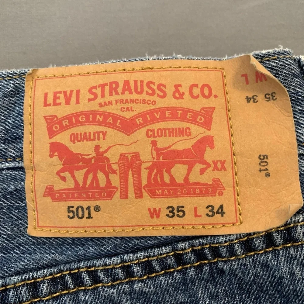 Levis 501 Jeans Mens 35x34 Blue‎ Medium Wash Straight Leg Button Fly Denim Pants